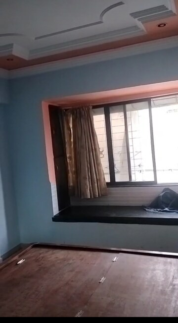 Room in 1.5 BHK Apartment at Ashirwad CHS Dadar East, Dadar East – for Rent