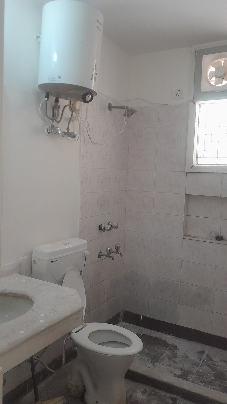 Master Bedroom, unitech-escape 3 Bedroom 2066 Sq.Ft. Apartment In Sector 50 Gurgaon 8905430