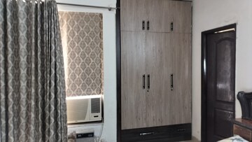 Bathroom in 3.5 BHK Apartment at Unitech Uniworld Gardens 2, Sector 47 – for Rent