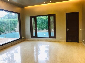 Room in 5 BHK Villa at Palm Residency Chhatarpur, Chattarpur – for Rent