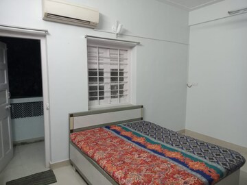 Bedroom in 2 BHK Apartment at Andheri West – for Rent