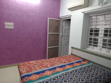 Bedroom in 2 BHK Apartment at Andheri West – for Rent
