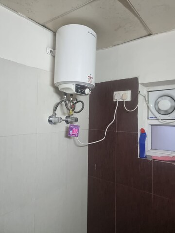 Bathroom in 3 BHK Apartment at Gomti Nagar – for Rent
