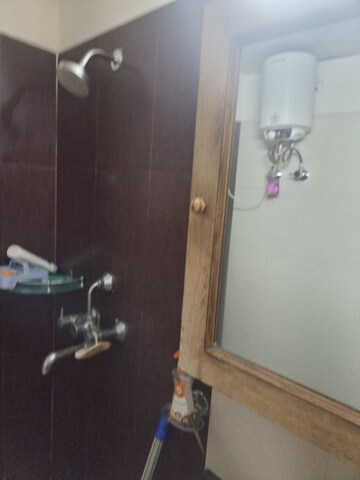 Furnished Amenities in 3 BHK Apartment at Gomti Nagar – for Rent