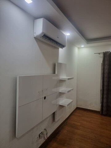 Bathroom in 3 BHK Apartment at Gomti Nagar – for Rent