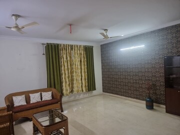 Living Room in 3 BHK Apartment at Gomti Nagar – for Rent