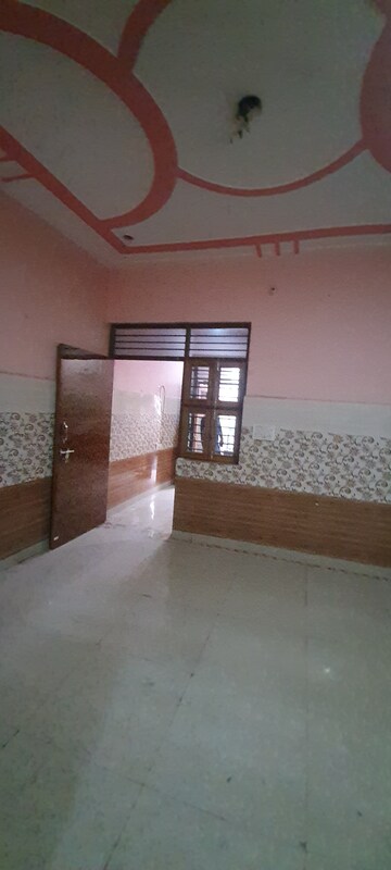 Living Room in 1.5 BHK Independent House at Sector 3 – for Rent