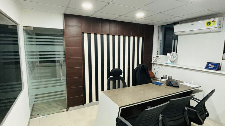 Team Area, vibhuti khand Commercial Office Space 1320 Sq.Ft. In Vibhuti Khand Lucknow 8905452