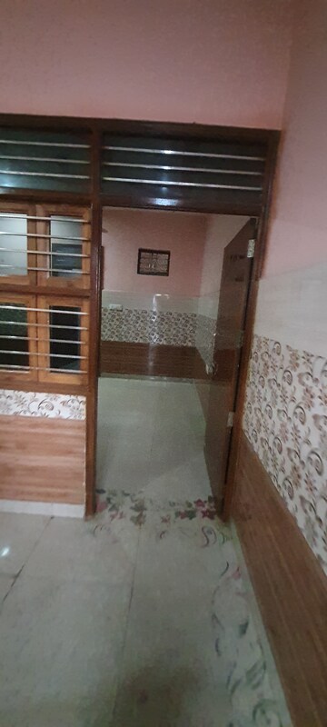 Furnished Amenities in 1.5 BHK Independent House at Sector 3 – for Rent