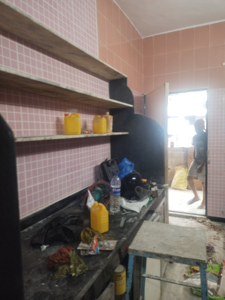  Parking, garib-nawaz-chs 1 Bedroom 500 Sq.Ft. Apartment In Kurla West Mumbai 8905472