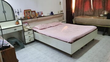 Bedroom in 2 BHK Apartment at Andheri West – for Rent