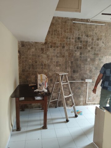 Furnished Amenities in 1 BHK Apartment at Andheri West – for Rent