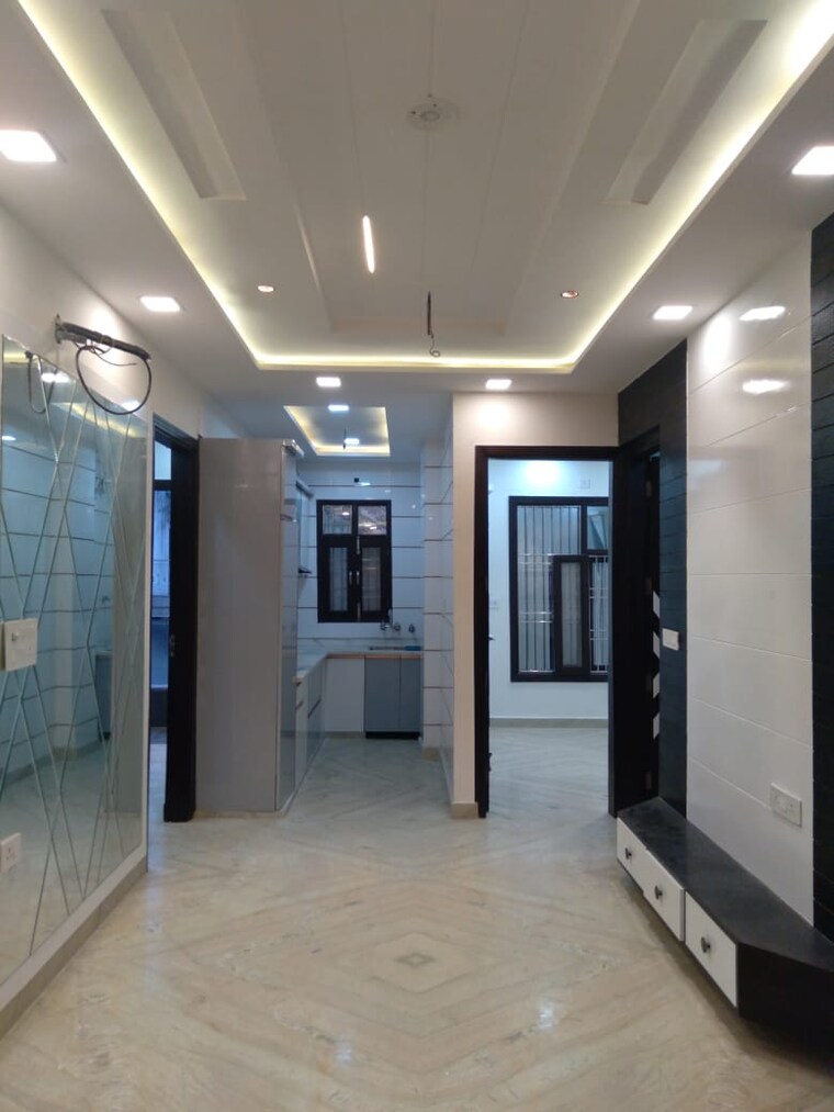 undefined, pitampura 3 Bedroom 175 Sq.Yd. Builder Floor In Pitampura Delhi 8905491