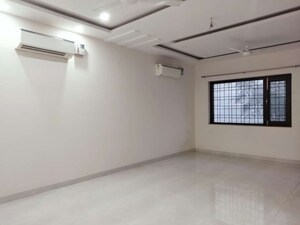 Room in 3 BHK Builder Floor at Pitampura – for Sale