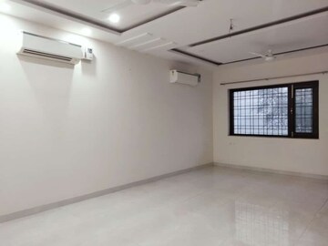 Room in 3 BHK Builder Floor at Pitampura – for Sale