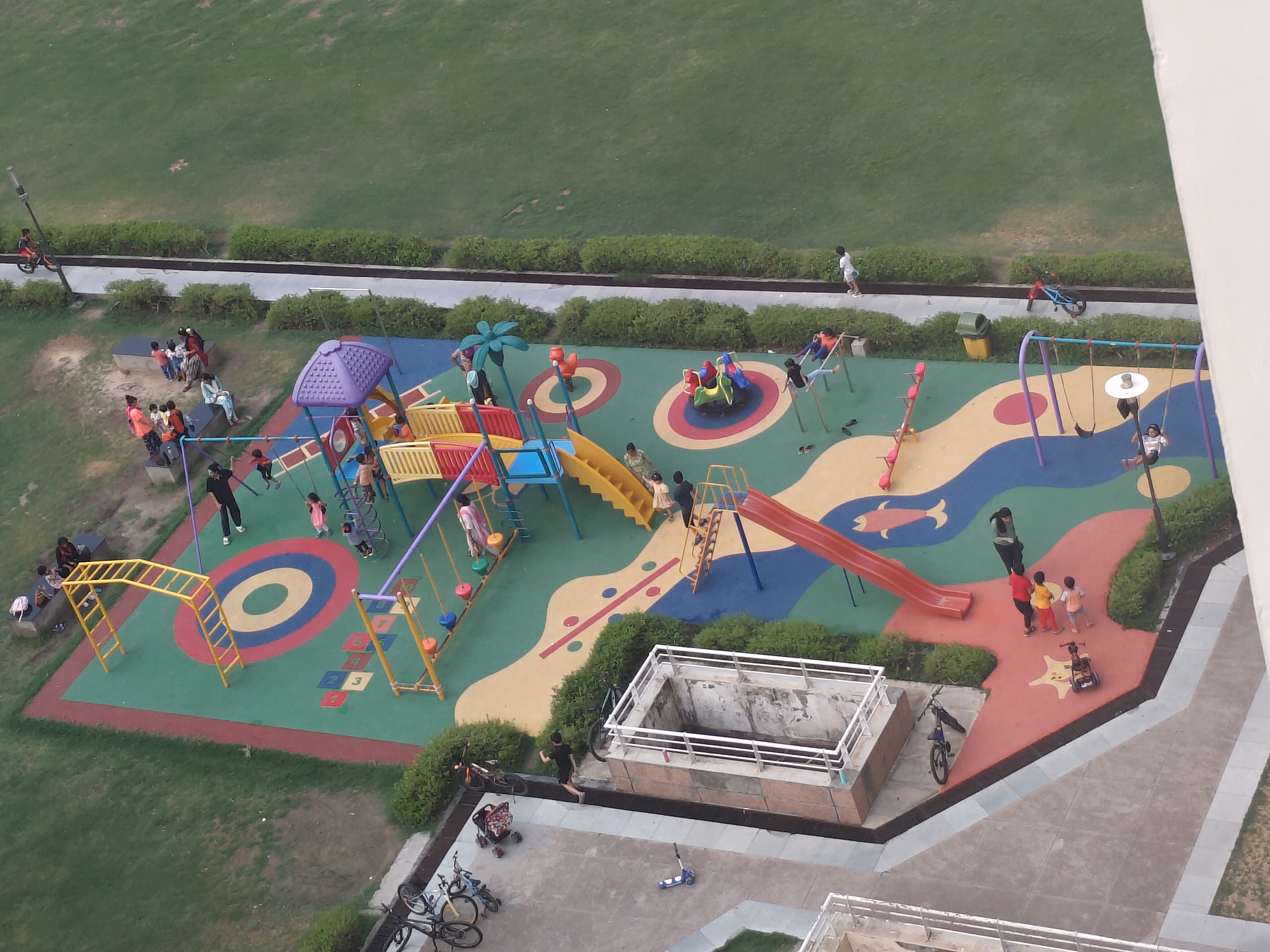 3.5 BHK + Servant Room Apartment For Rent in Unitech The Residences Gurgaon