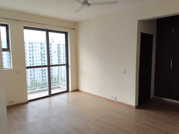 Room in 3.5 BHK Apartment at Unitech The Residences Gurgaon, Sector 33 – for Rent