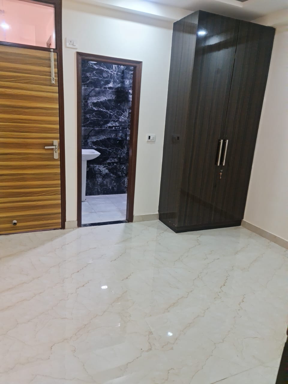 3 BHK + Pooja Room,Servant Room,Study Room,Extra Room Apartment For Rent in Panchsheel Vihar