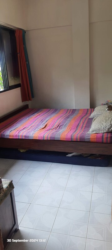 Bedroom in 1.5 BHK Apartment at Rocky Rock View Apartment, Andheri East – for Sale