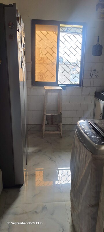 Kitchen in 1.5 BHK Apartment at Rocky Rock View Apartment, Andheri East – for Sale