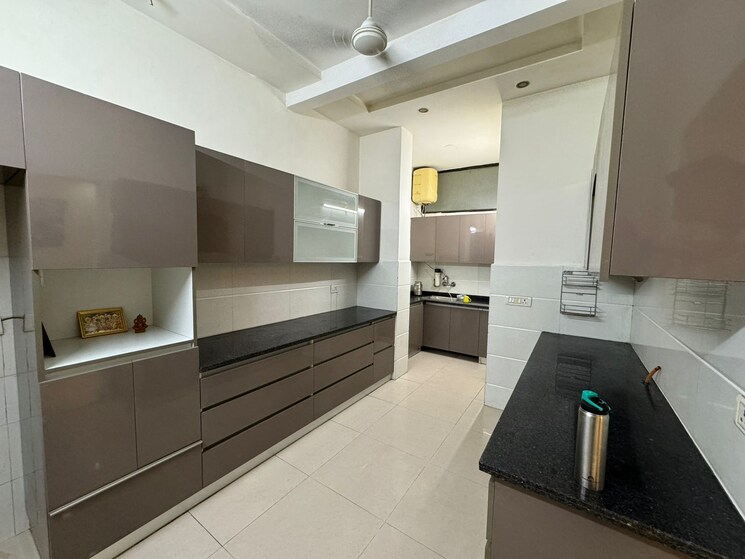 Kitchen, dlf phase ii 3 Bedroom 215 Sq.Yd. Builder Floor In Dlf Phase ii Gurgaon 8905565