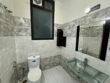 Bathroom in 3 BHK Builder Floor at Dlf Phase ii – for Rent