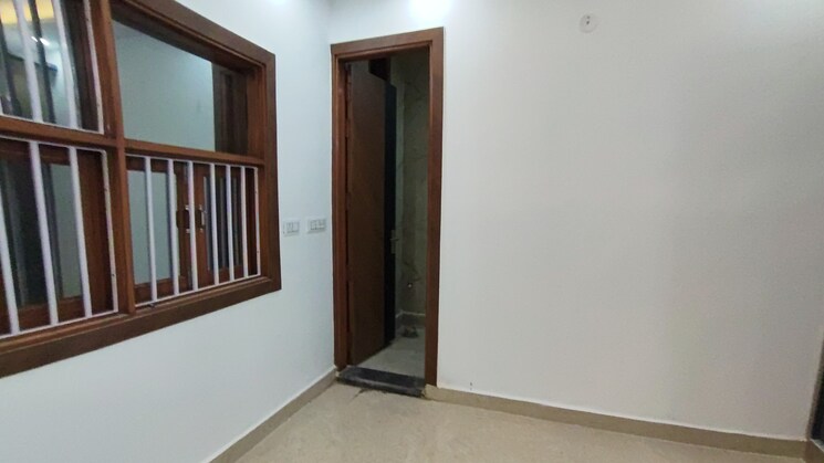 Other, suraj vihar 4 Bedroom 125 Sq.Yd. Builder Floor In Suraj Vihar Delhi 8905573