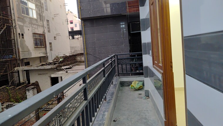 Balcony, suraj vihar 4 Bedroom 125 Sq.Yd. Builder Floor In Suraj Vihar Delhi 8905573