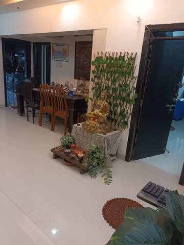 Living Room in 3.5 BHK Apartment at Andheri West – for Rent