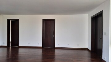 Room in 4 BHK Villa at Prestige Golfshire, Nandi Hills – for Rent