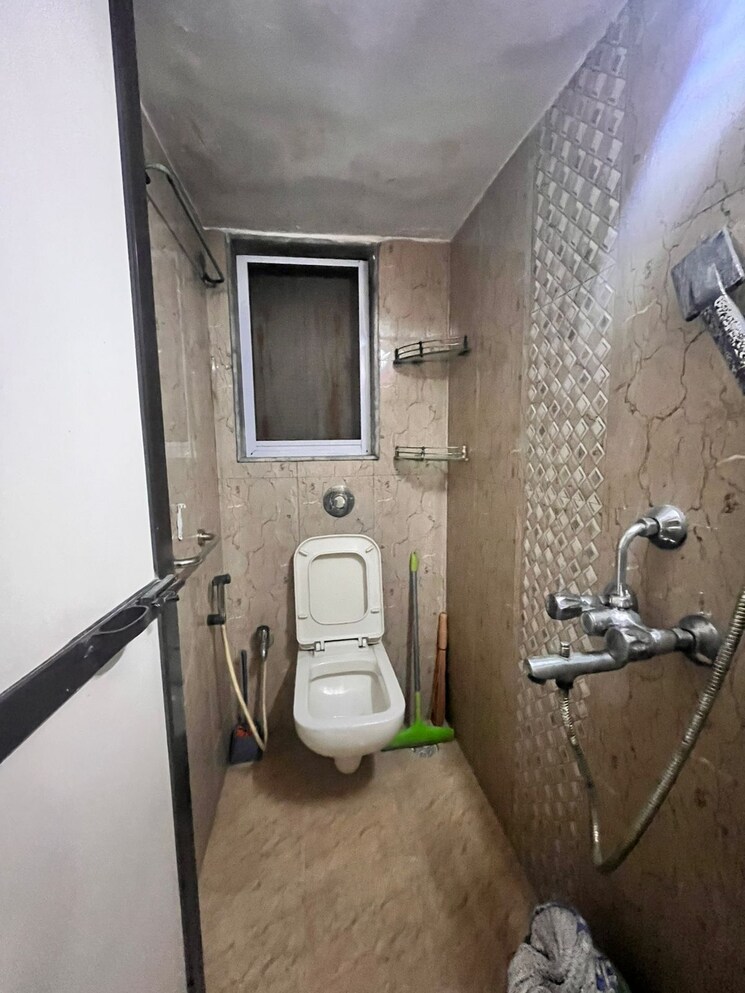 Bathroom, andheri west 1 Bedroom 600 Sq.Ft. Apartment In Andheri West Mumbai 8905606
