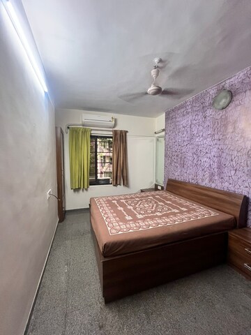 Bedroom in 1 BHK Apartment at Andheri West – for Rent