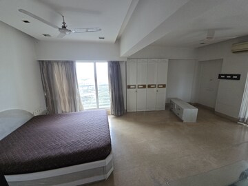 Living Room in 4 BHK Apartment at Lilian Heights, Bandra West – for Rent
