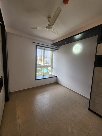 Room in 1.5 BHK Apartment at Bhartiya Nikoo Homes, Thanisandra Main Road – for Rent