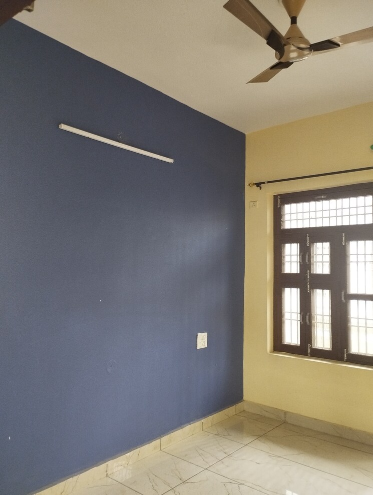 Room, sector 15 2 Bedroom 162 Sq.Yd. Independent House In Sector 15 Sonipat 8905650