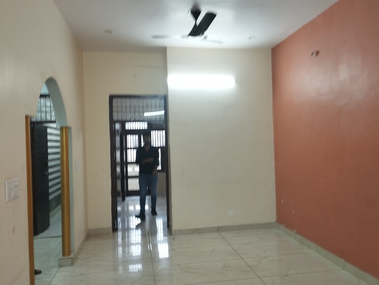 Room, sector 15 2 Bedroom 162 Sq.Yd. Independent House In Sector 15 Sonipat 8905650