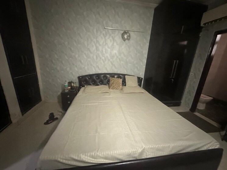 Bedroom, kailash hills 3 Bedroom 1500 Sq.Ft. Builder Floor In Kailash Hills Delhi 8905656