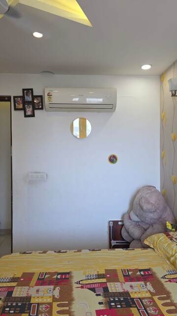 Bedroom in 3 BHK Apartment at Shalimar Vista, Malesemau – for Rent