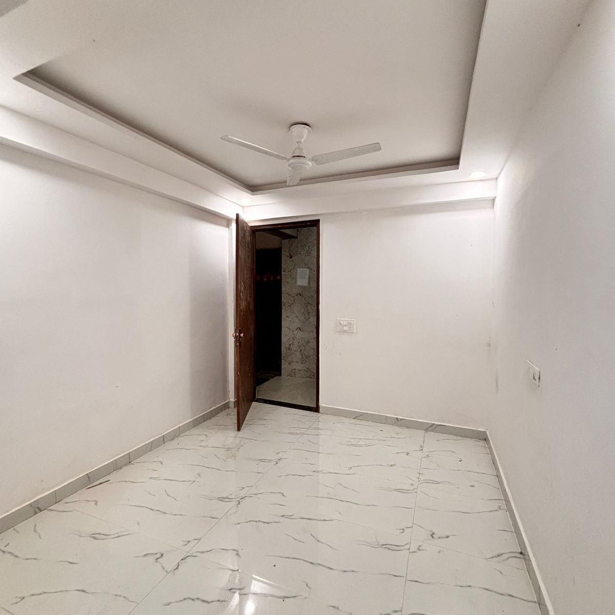 1 BHK + Extra Room Apartment For Rent in Chattarpur