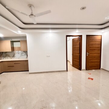 Room in 3 BHK Apartment at Palm Residency Chhatarpur, Rajpur Khurd Extension – for Rent