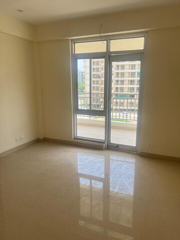 Room in 4 BHK Apartment at Sector 19b Dwarka – for Rent