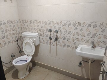 Bathroom in 2 BHK Builder Floor at Sector 23 Dwarka – for Rent