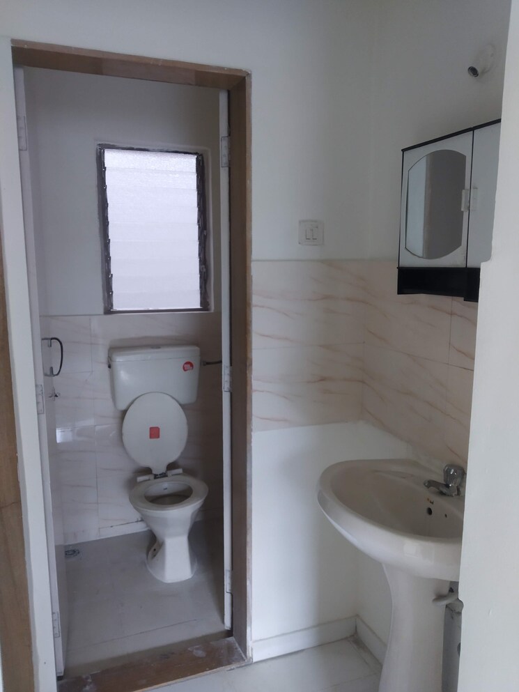 Bathroom, siddhivinayak-karuna 1 Bedroom 610 Sq.Ft. Apartment In Viman Nagar Pune 8905768