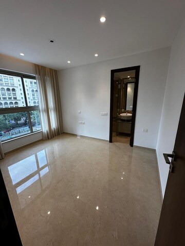 Master Bedroom in 2 BHK Apartment at Hiranandani Highland, Powai – for Rent