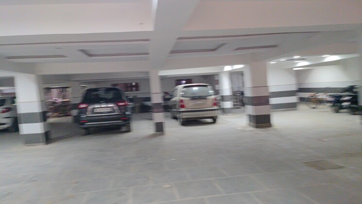 Parking, suraj vihar 3 Bedroom 100 Sq.Yd. Builder Floor In Suraj Vihar Delhi 8905821
