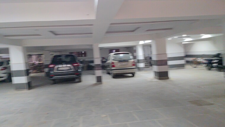  Parking, suraj vihar 3 Bedroom 100 Sq.Yd. Builder Floor In Suraj Vihar Delhi 8905821