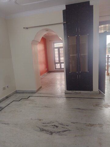 Furnished Amenities in 2 BHK Independent House at Gomti Nagar – for Rent