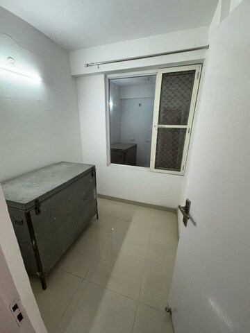 Room in 2 BHK Apartment at Nirala Aspire, Sector 16 Greater Noida – for Rent