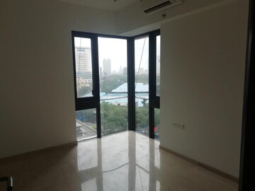 Room in 2 BHK Apartment at Lodha The Park, Worli – for Rent
