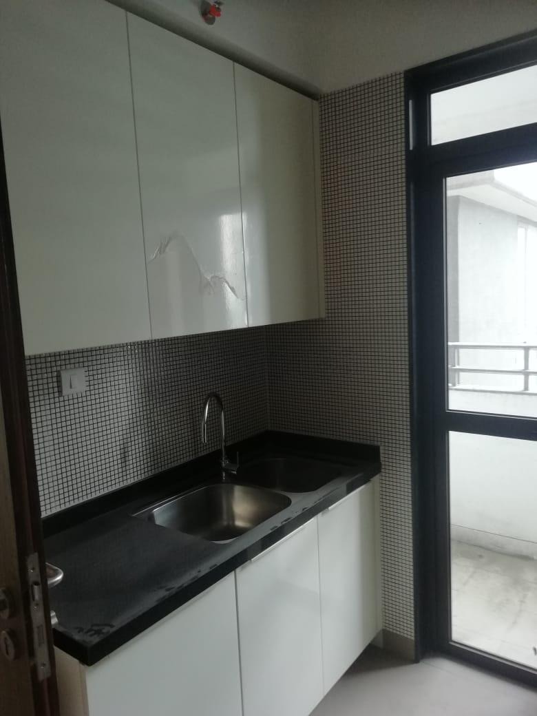 2 BHK + Servant Room Apartment For Rent in Lodha The Park